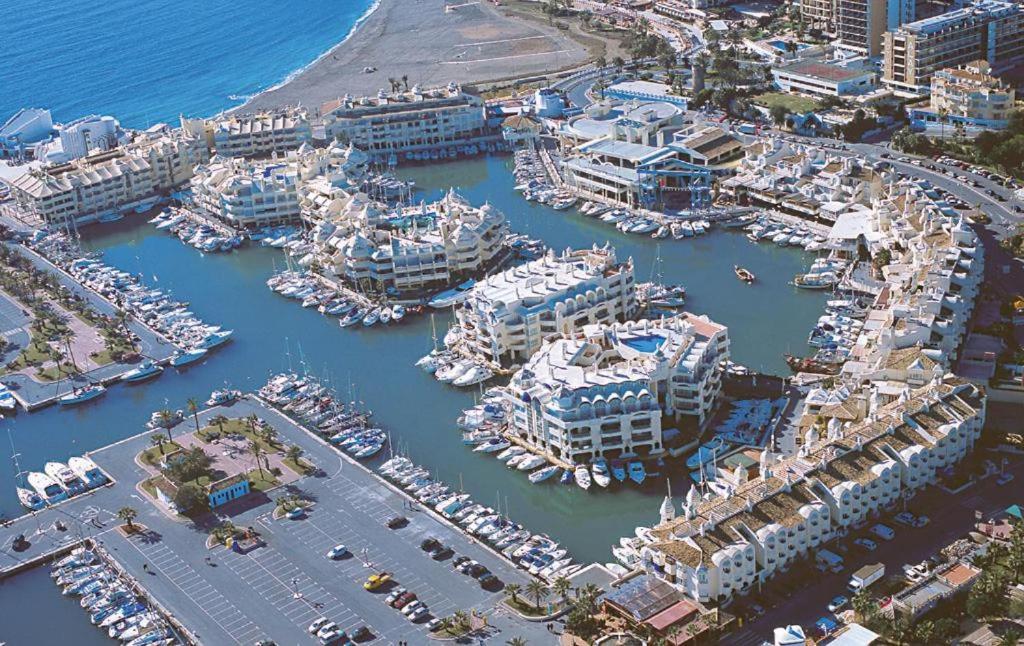 Cozy Corner 2 Bedroom Apartment On New Island Complex In Marina Harbour Benalmadena Luaran gambar