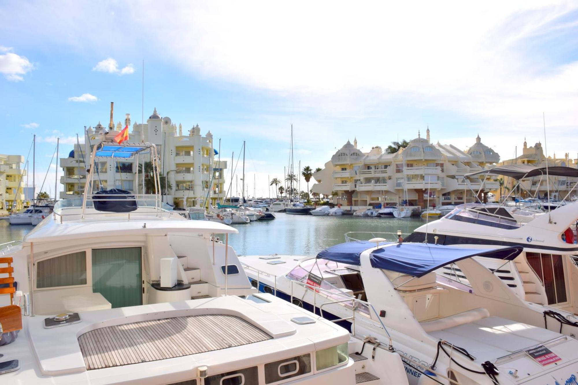 Cozy Corner 2 Bedroom Apartment On New Island Complex In Marina Harbour Benalmadena Luaran gambar