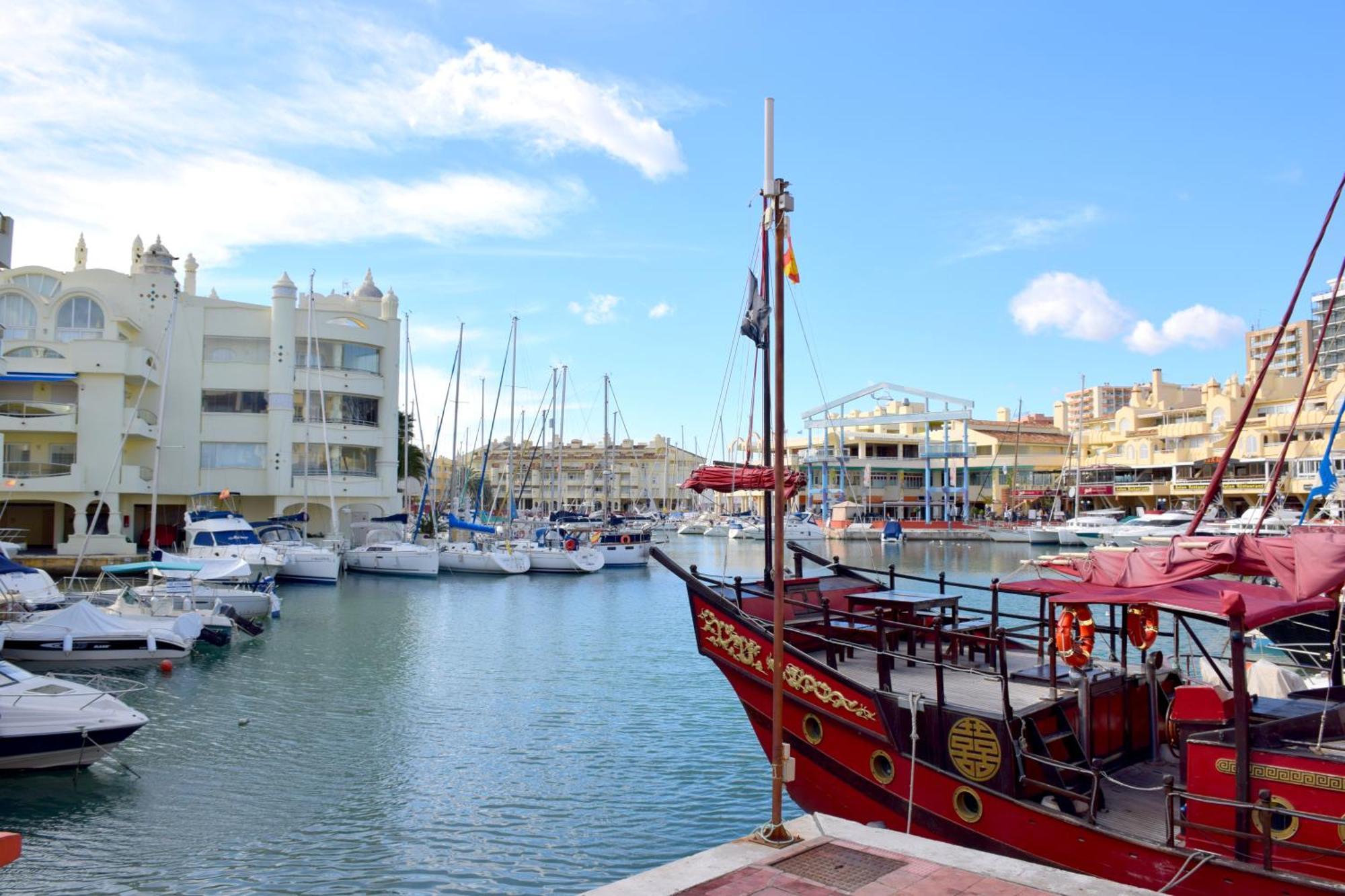 Cozy Corner 2 Bedroom Apartment On New Island Complex In Marina Harbour Benalmadena Luaran gambar