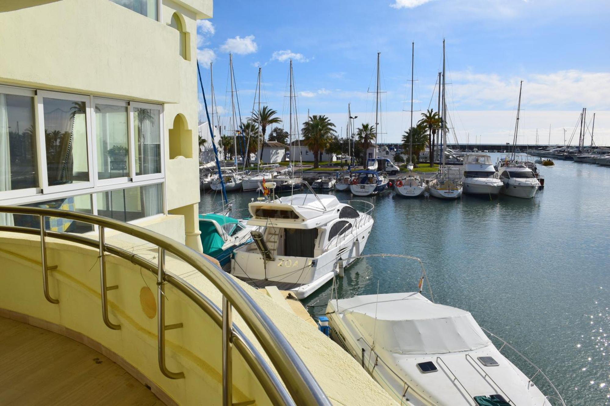 Cozy Corner 2 Bedroom Apartment On New Island Complex In Marina Harbour Benalmadena Luaran gambar